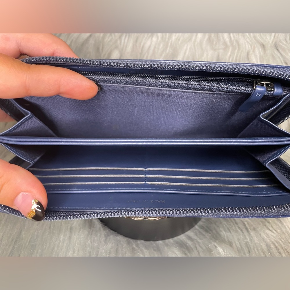 EUC CHANEL Iridescent Boy Chevron Wallet - Picture 9 of 16
